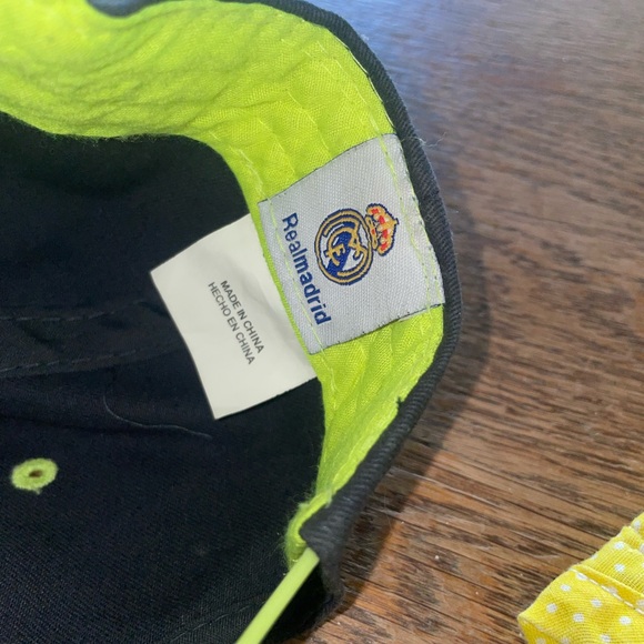 Real Madrid Core Adjustable Snapback Hat in excellent condition size OSFA - Picture 5 of 6